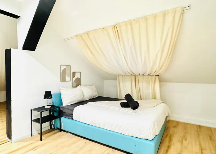 Apartman Comfortable Private In A 5-bedroom Close To The Train Station Bécs