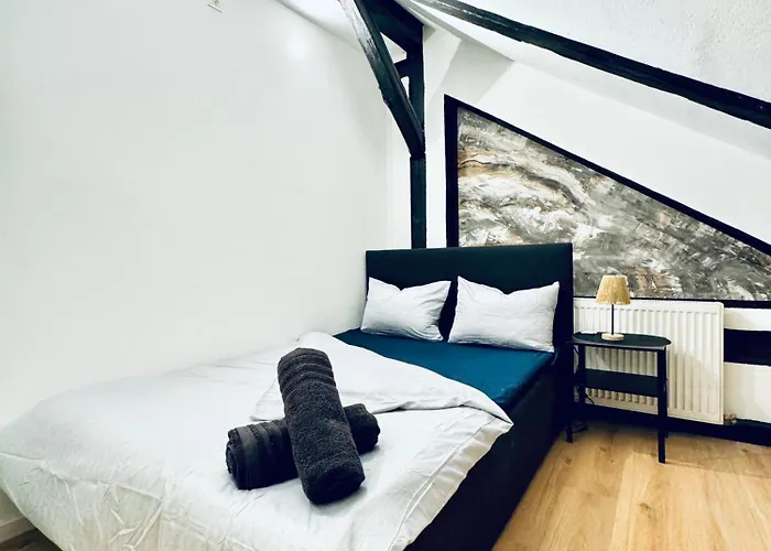 Comfortable Private In A 5-bedroom Close To The Train Station Apartman Bécs