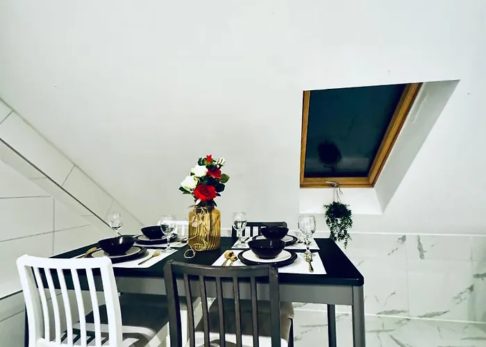 Comfortable Private In A 5-bedroom Close To The Train Station *