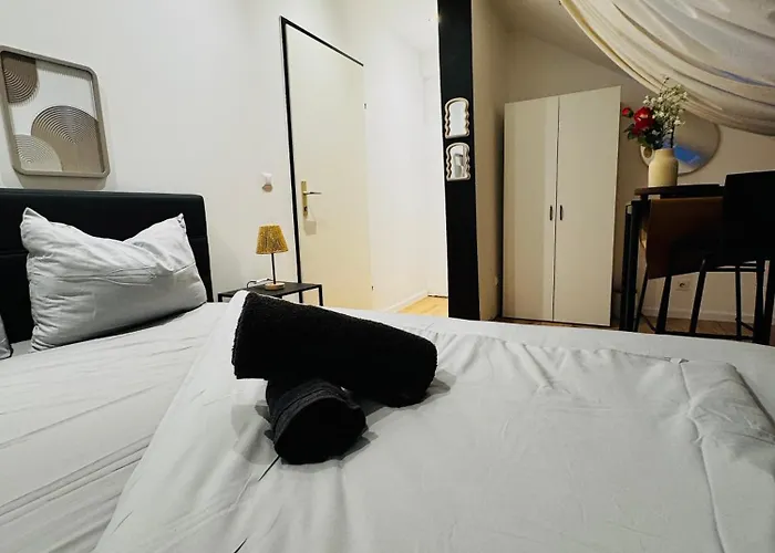 Comfortable Private In A 5-bedroom Close To The Train Station Διαμέρισμα Βιέννη