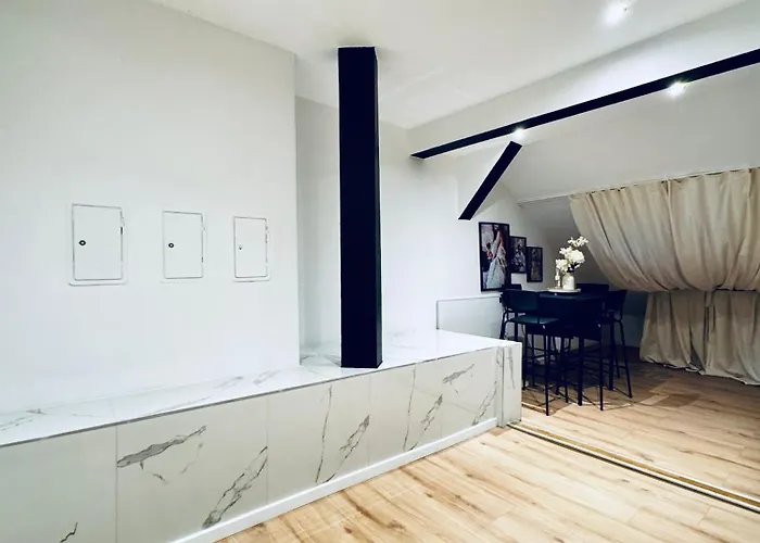 Comfortable Private In A 5-bedroom Close To The Train Station * Bécs
