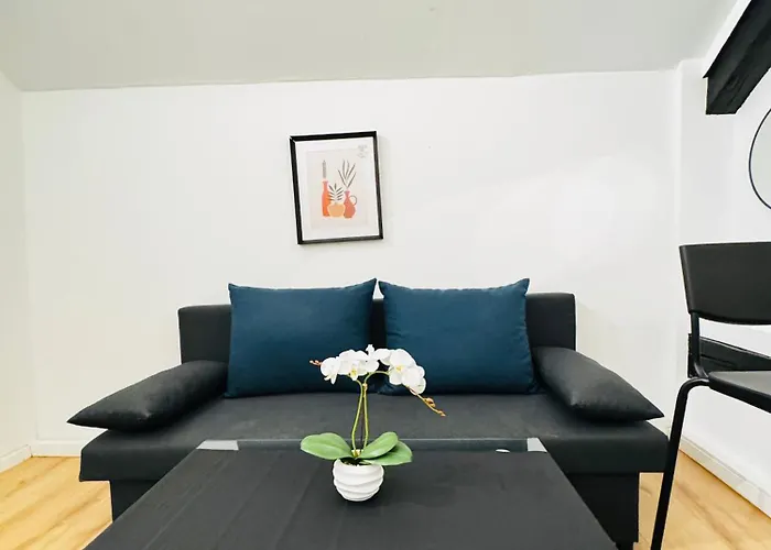 Διαμέρισμα Comfortable Private In A 5-bedroom Close To The Train Station Βιέννη