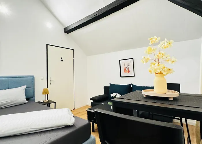 Διαμέρισμα Comfortable Private In A 5-bedroom Close To The Train Station *