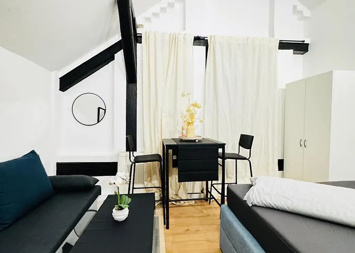 Comfortable Private In A 5-bedroom Close To The Train Station Διαμέρισμα Βιέννη
