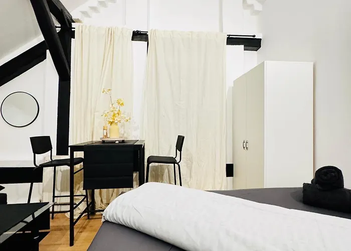 Comfortable Private In A 5-bedroom Close To The Train Station Διαμέρισμα