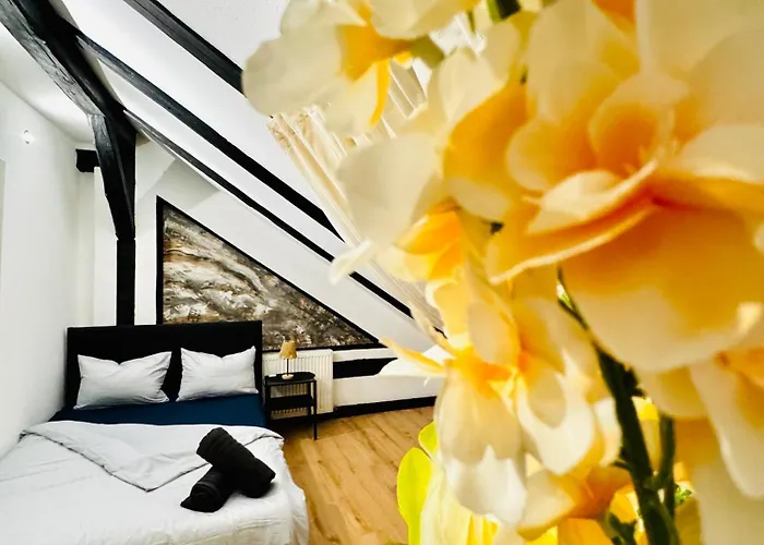 Apartman Comfortable Private In A 5-bedroom Close To The Train Station
